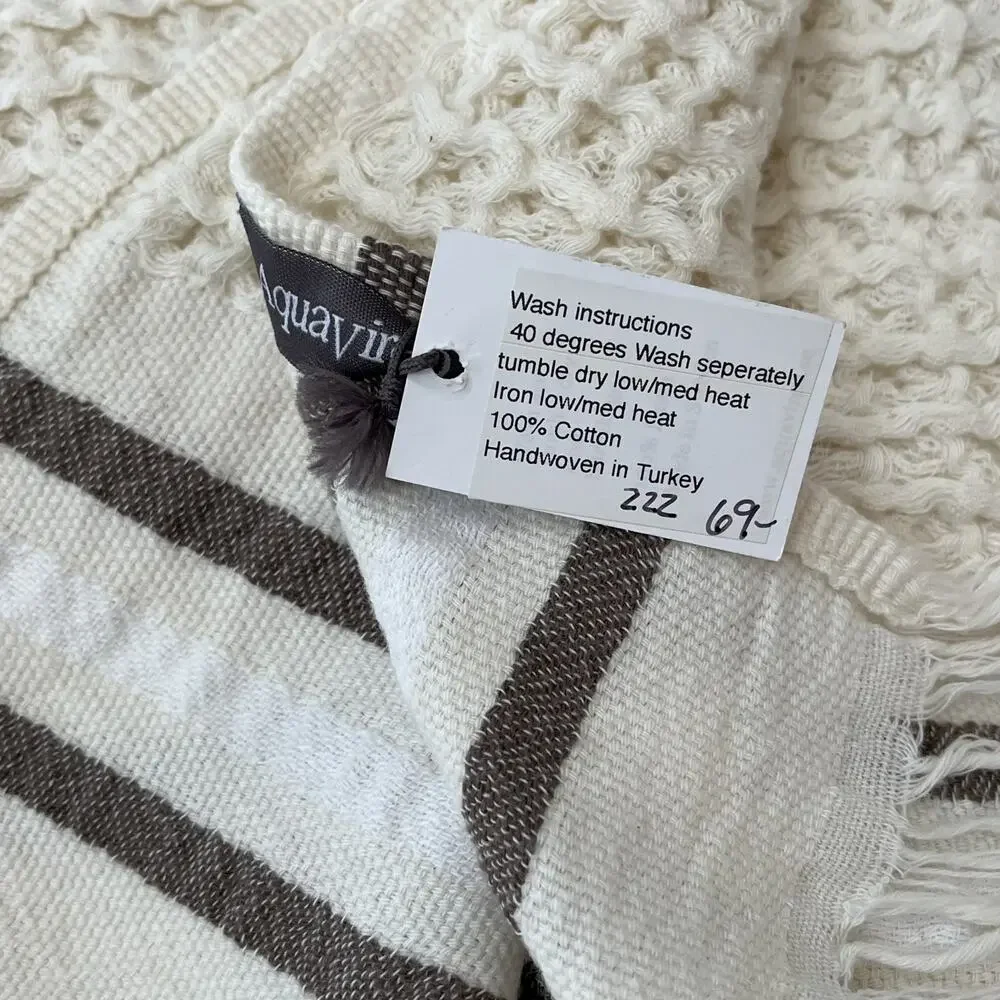AquaVireo bath towels